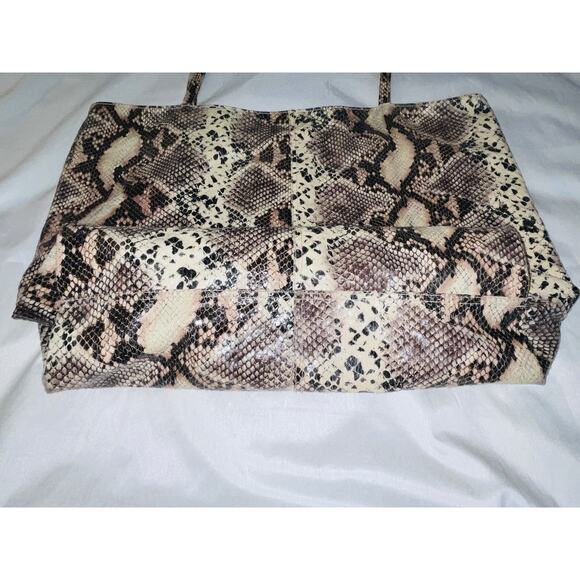 Saks Fifth Avenue‎ Snake Print Tote Bag - 19" Wide & 17" Deep - Picture 3 of 9